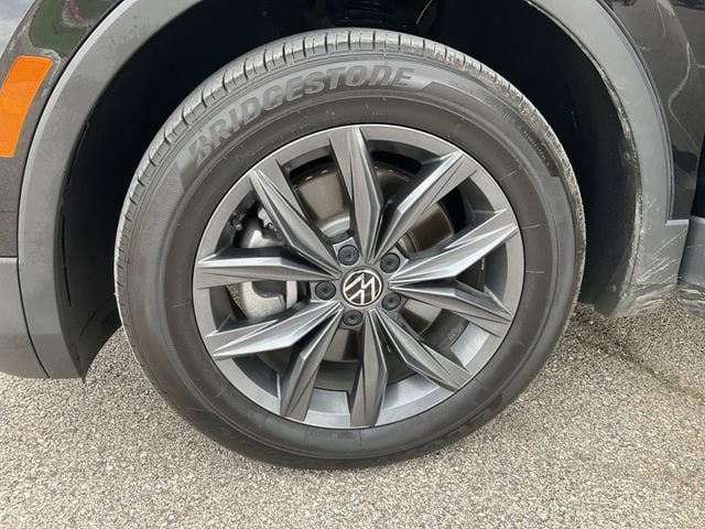 Thumbnail: 2022 Volkswagen Tiguan - 11