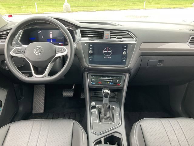 Thumbnail: 2022 Volkswagen Tiguan - 19