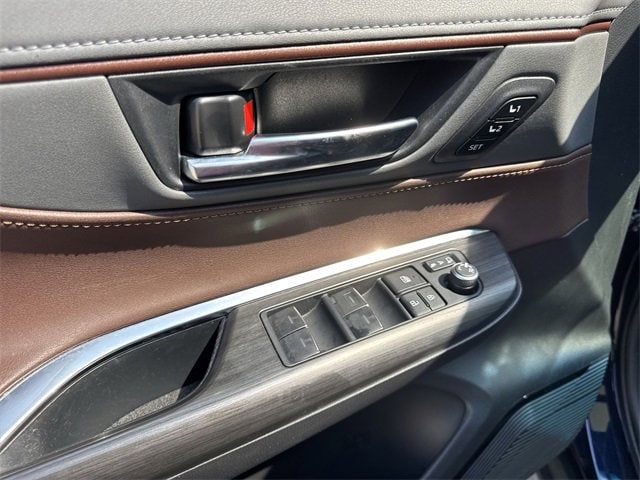 Thumbnail: 2021 Toyota Venza - 13