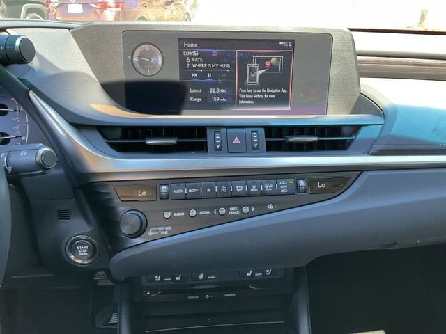 Thumbnail: 2020 Lexus ES - 21