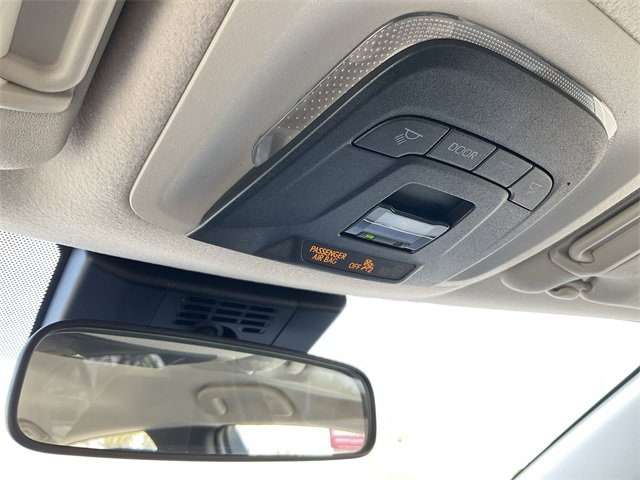 Thumbnail: 2025 Toyota Corolla - 25