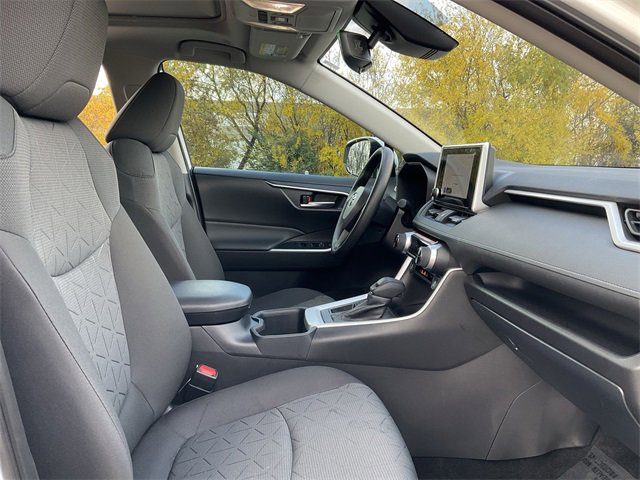 Thumbnail: 2025 Toyota RAV4 - 18