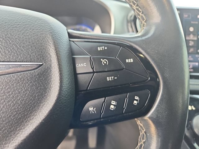 Thumbnail: 2021 Chrysler Pacifica - 21
