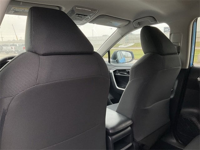 Thumbnail: 2019 Toyota RAV4 - 15