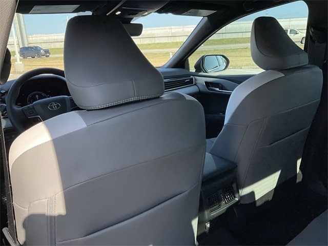 Thumbnail: 2025 Toyota Camry - 15