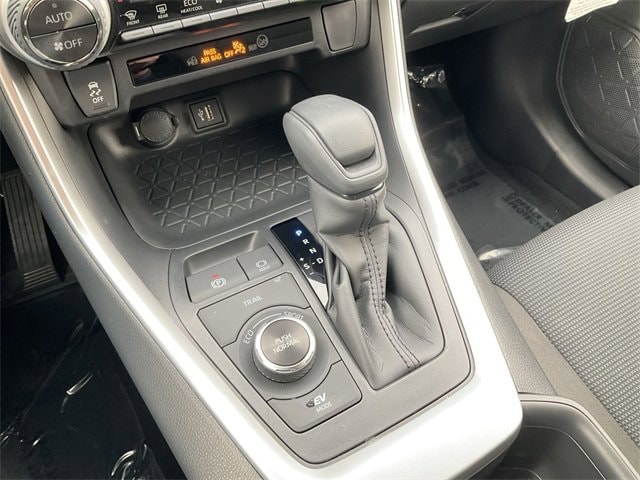 Thumbnail: 2025 Toyota RAV4 - 24