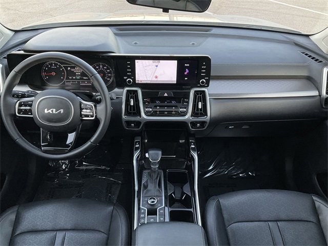 Thumbnail: 2022 Kia Sorento - 18