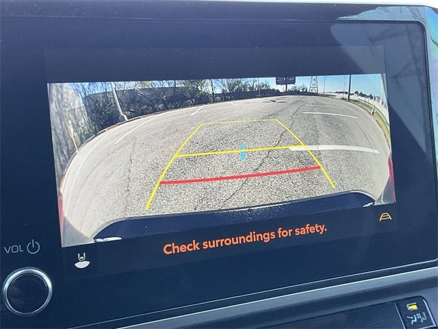 Thumbnail: 2025 Toyota Camry - 21