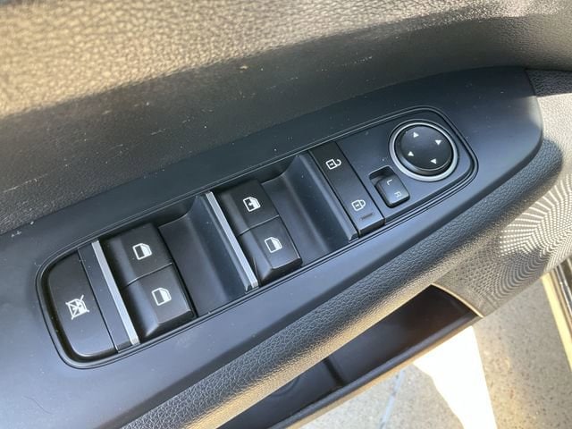 Thumbnail: 2021 Kia Forte - 13