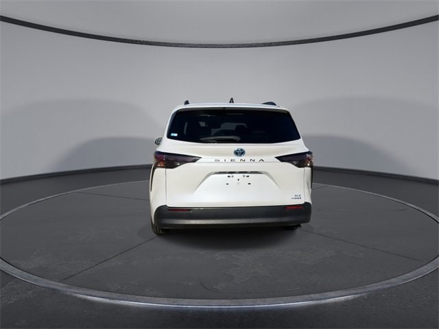 Thumbnail: 2023 Toyota Sienna - 7