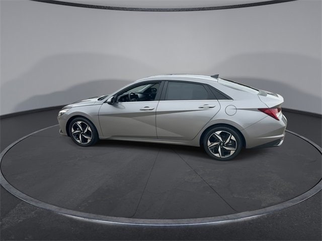 Thumbnail: 2022 Hyundai Elantra - 5
