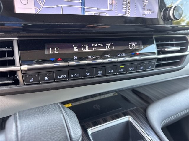 Thumbnail: 2021 Toyota Sienna - 24