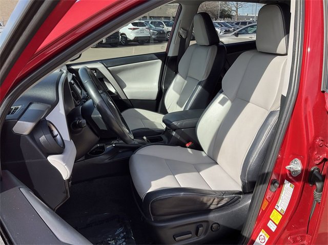 Thumbnail: 2016 Toyota RAV4 - 12