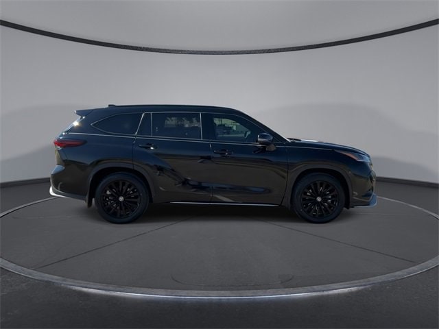 Thumbnail: 2024 Toyota Highlander - 9