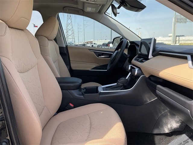 Thumbnail: 2025 Toyota RAV4 - 18