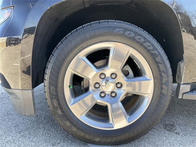 Thumbnail: 2019 Chevrolet Tahoe - 12