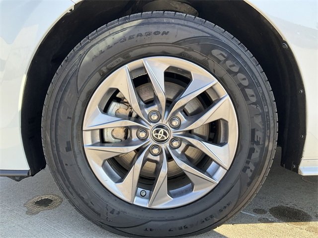 Thumbnail: 2023 Toyota Sienna - 12