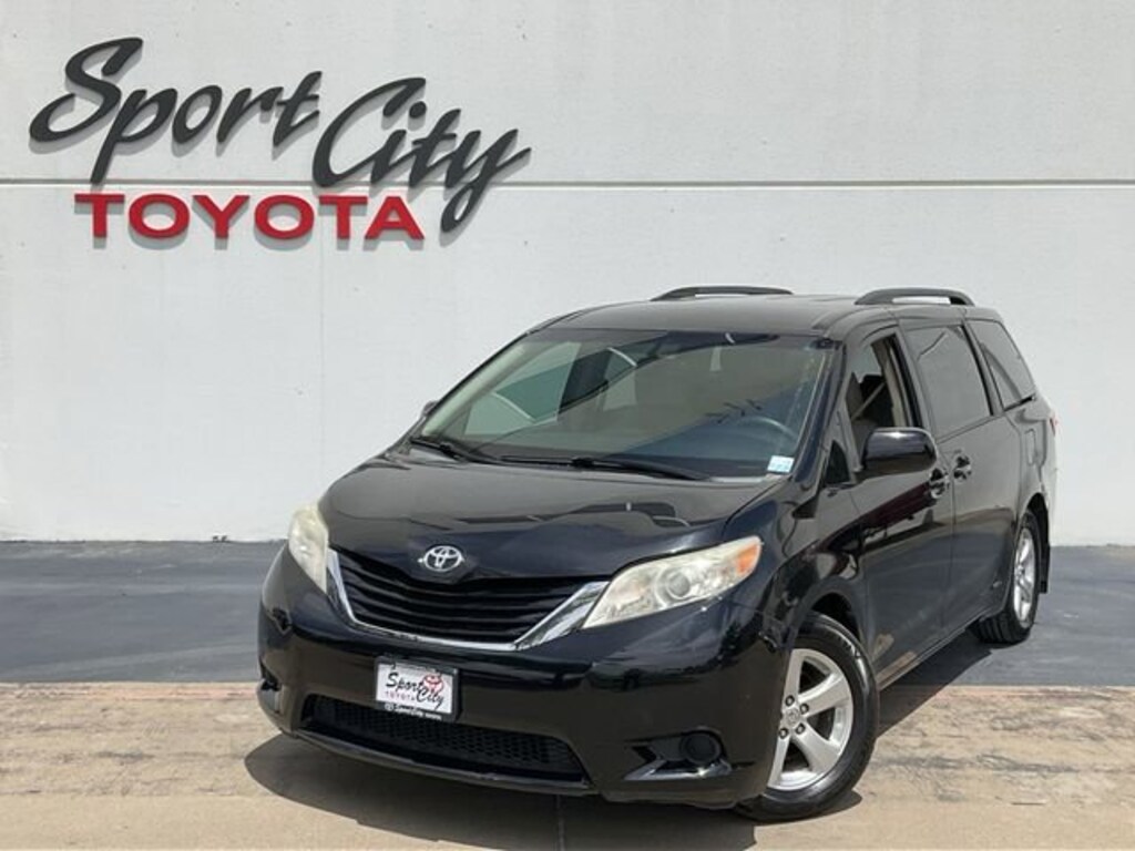Used 2015 Toyota Sienna LE Van