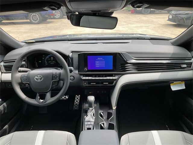 Thumbnail: 2025 Toyota Camry - 17
