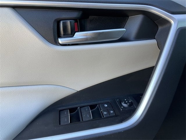 Thumbnail: 2025 Toyota RAV4 - 14