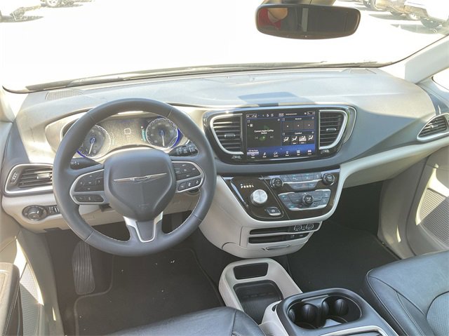 2022 Chrysler Pacifica Touring 10