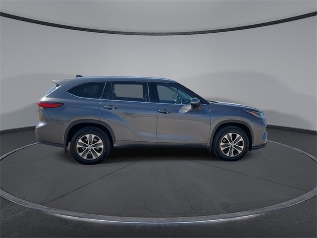 Thumbnail: 2021 Toyota Highlander - 9
