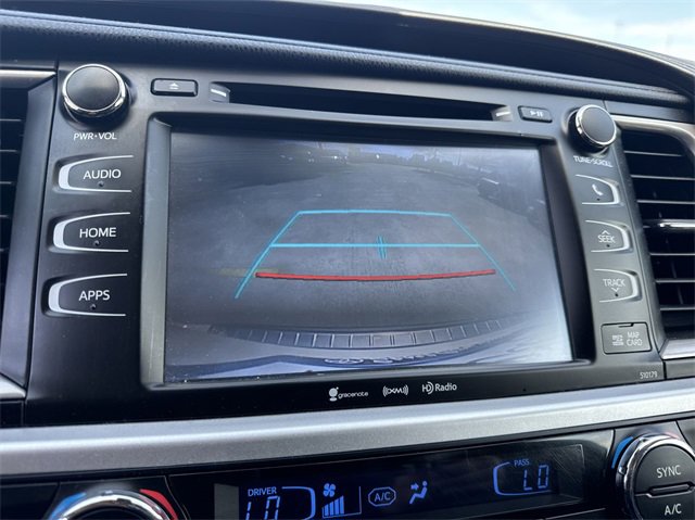 Thumbnail: 2018 Toyota Highlander - 21