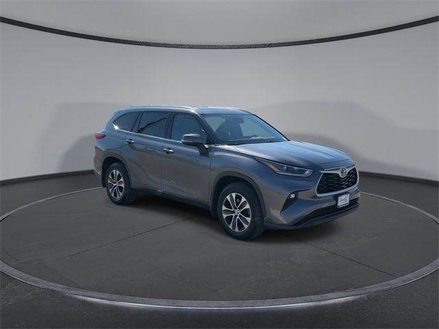 Thumbnail: 2021 Toyota Highlander - 2