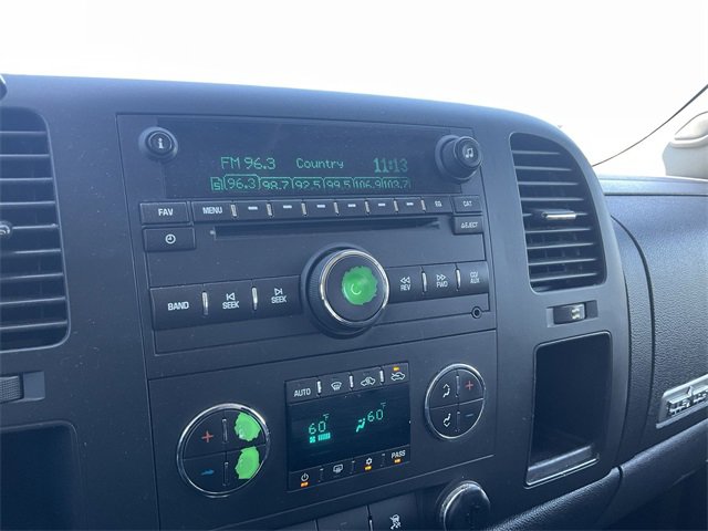 Thumbnail: 2011 Chevrolet Silverado 1500 - 20
