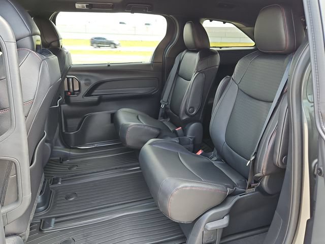 Thumbnail: 2026 Toyota Sienna - 17