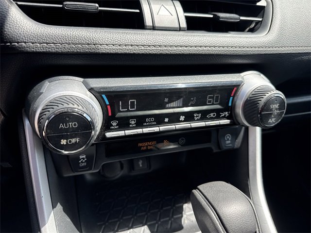 Thumbnail: 2021 Toyota RAV4 - 21