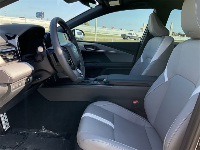 Thumbnail: 2025 Toyota Camry - 13