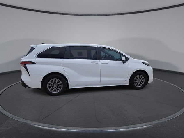 Thumbnail: 2021 Toyota Sienna - 9