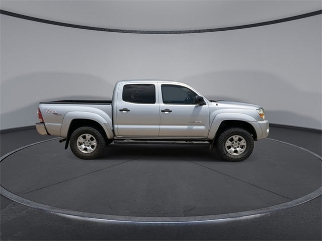 Thumbnail: 2011 Toyota Tacoma - 9