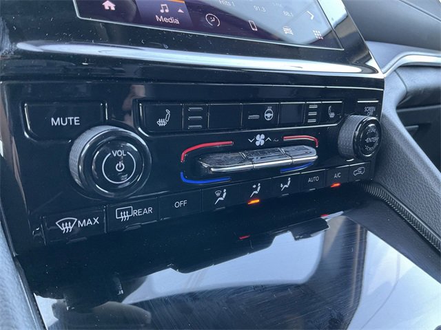 Thumbnail: 2024 Jeep Grand Cherokee L - 22