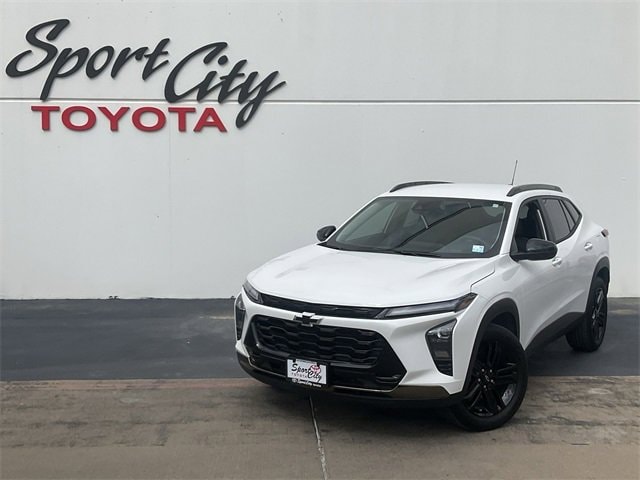 Thumbnail: 2025 Chevrolet Trax - 1