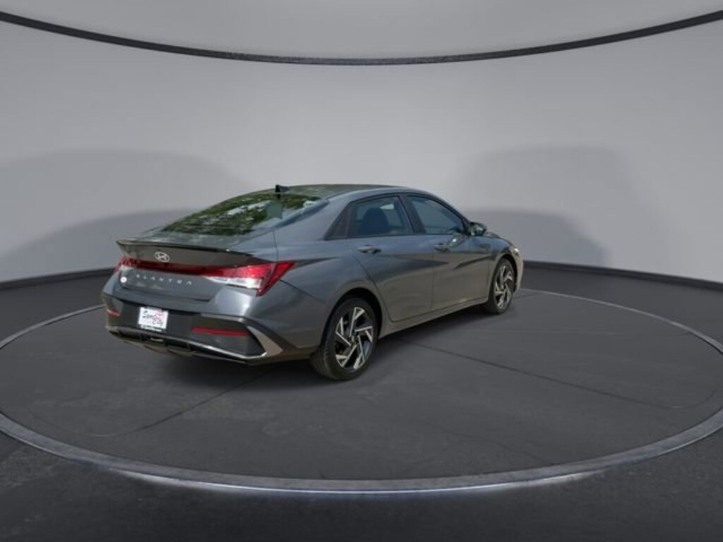 Used 2025 Hyundai Elantra SEL Sport Sedan