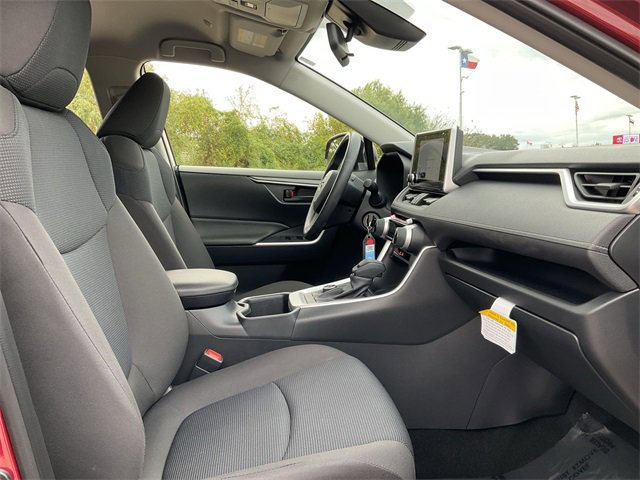 Thumbnail: 2025 Toyota RAV4 - 17