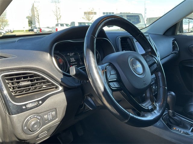 Thumbnail: 2021 Jeep Cherokee - 10