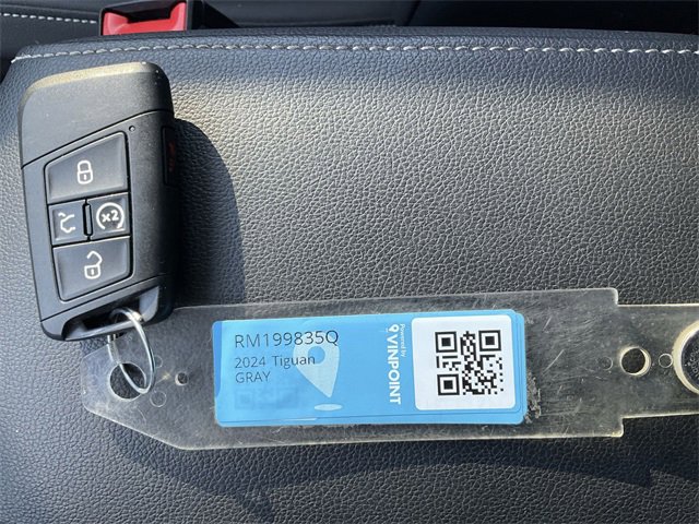 Thumbnail: 2024 Volkswagen Tiguan - 18