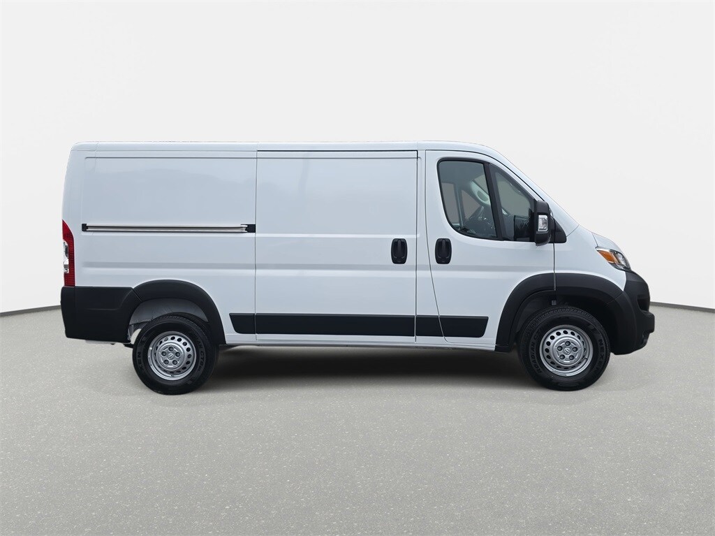 New 2026 Ram ProMaster PROMASTER 1500 TRADESMAN CARGO VAN LOW ROOF 136' W Cargo Van