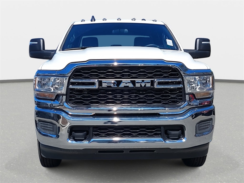 New 2024 Ram 3500 Chassis Cab 3500 TRADESMAN CREW CAB CHASSIS 4X4 60' CA Pickup