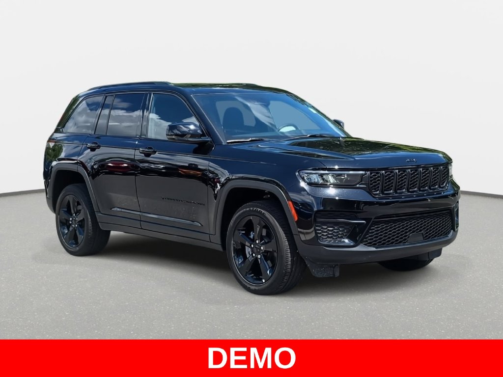 Used 2023 Jeep Grand Cherokee Laredo SUV
