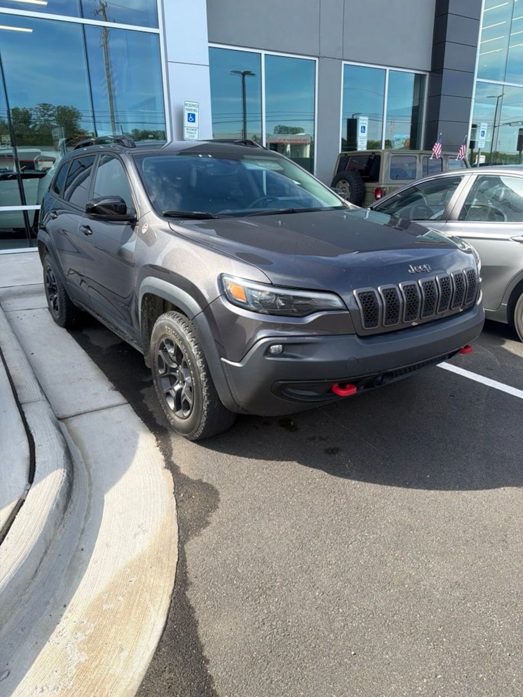 Used 2022 Jeep Cherokee Trailhawk SUV
