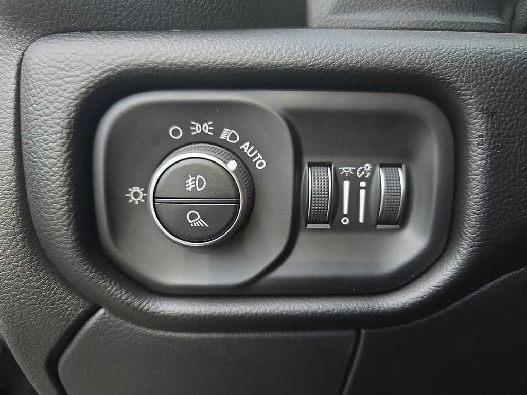 2026 RAM 2500 Laramie - Photo 26
