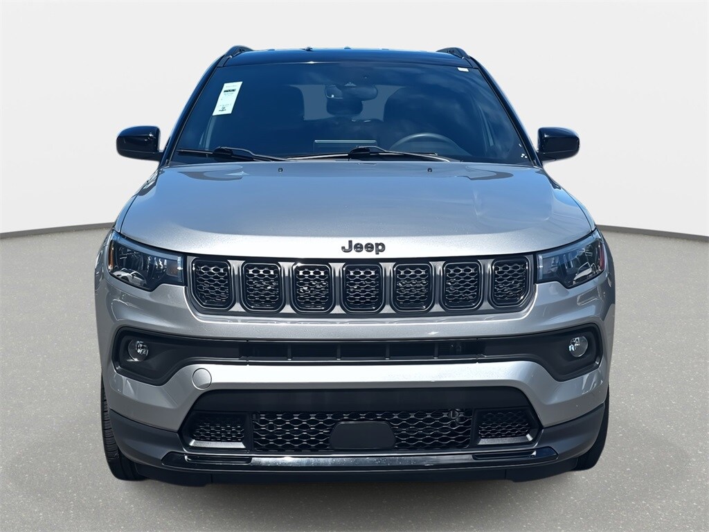 2024 Jeep Compass Latitude photo 2