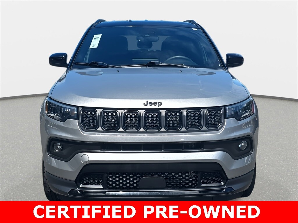 2024 Jeep Compass Latitude photo 2