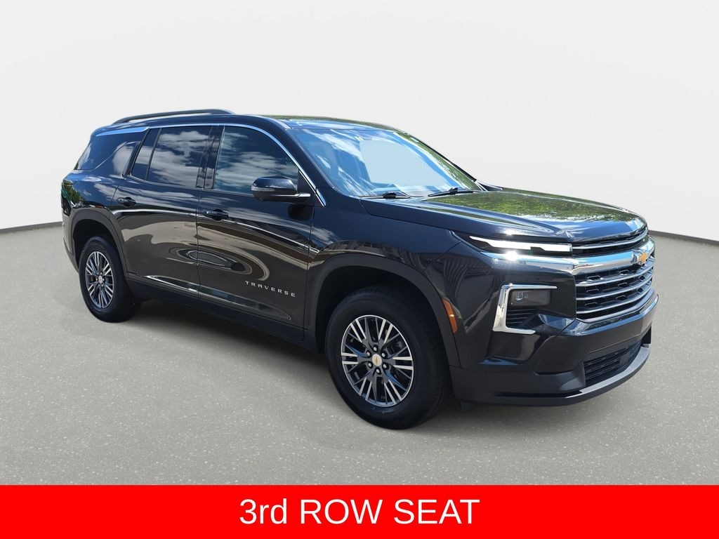 Used 2024 Chevrolet Traverse LT SUV