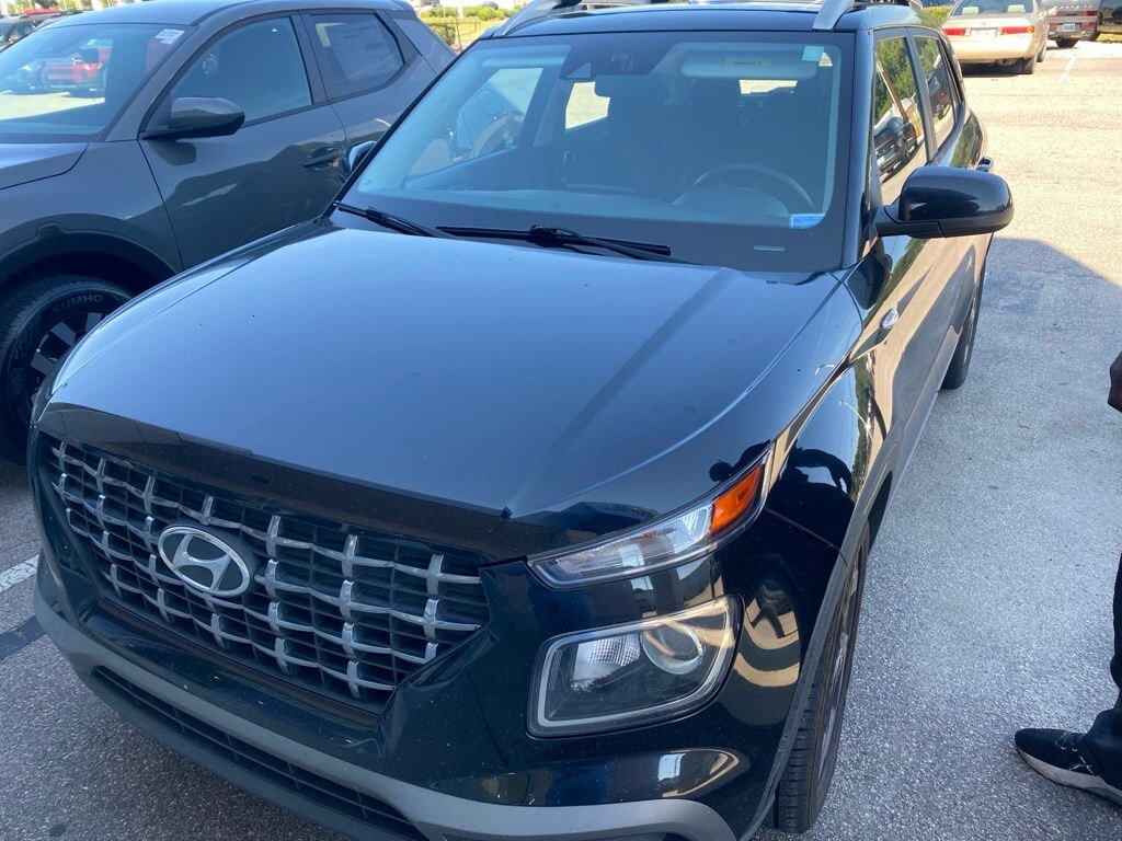 Used 2021 Hyundai Venue SEL SUV