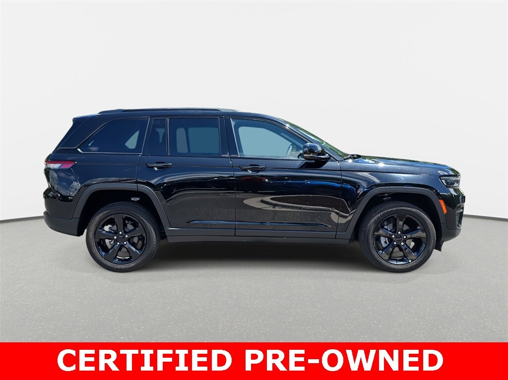2023 Jeep Grand Cherokee Laredo Altitude photo 4
